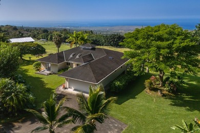 Beach Home For Sale in Kailua Kona, Hawaii