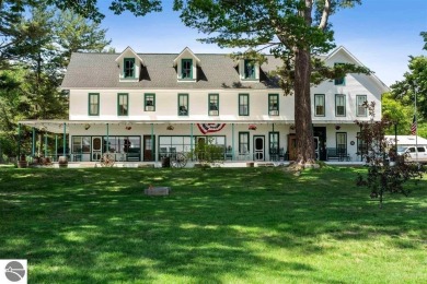 Beach Bed & Breakfast,2 Residences For Sale in Traverse City, Michigan