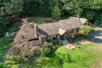 Beach Home Sale Pending in Lloyd Harbor, New York