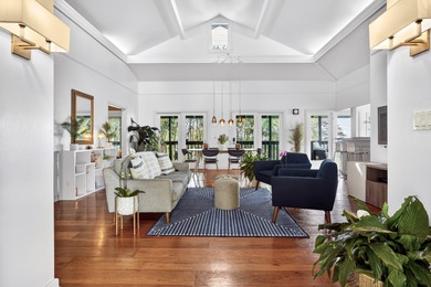 Beach Home Active Under Contract in Holualoa, Hawaii