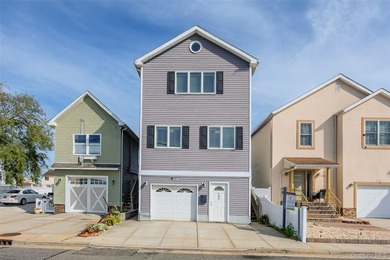 Beach Home For Sale in Freeport, New York