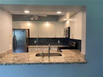 Beach Condo For Sale in Pembroke Pines, Florida