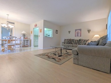 Beach Condo For Sale in West Palm Beach, Florida