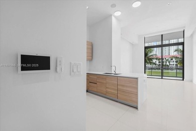 Beach Condo For Sale in Aventura, Florida