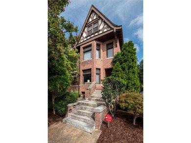 Beach Townhome/Townhouse For Sale in Norfolk, Virginia