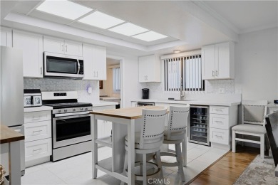 Beach Condo For Sale in El Segundo, California