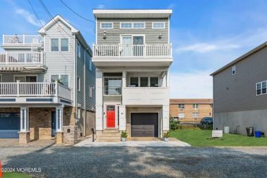 Beach Home For Sale in Highlands, New Jersey