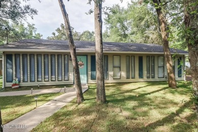 Beach Home For Sale in Gulfport, Mississippi