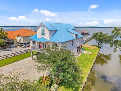 Beach Home For Sale in Fairhope, Alabama