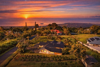 Beach Home For Sale in Holualoa, Hawaii