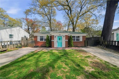 Beach Townhome/Townhouse For Sale in Norfolk, Virginia