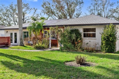 Beach Home Sale Pending in Bradenton, Florida