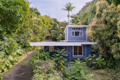 Beach Home For Sale in Captain Cook, Hawaii