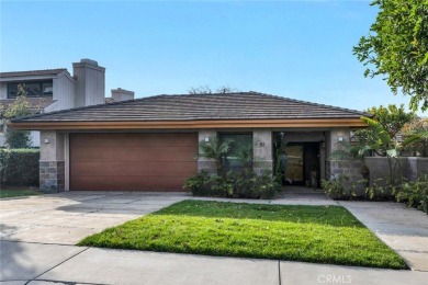 Beach Townhome/Townhouse Sale Pending in Newport Beach, California