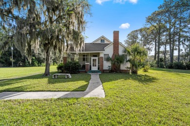 Beach Home For Sale in Saint Helena Island, South Carolina