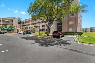 Beach Condo For Sale in Tamarac, Florida