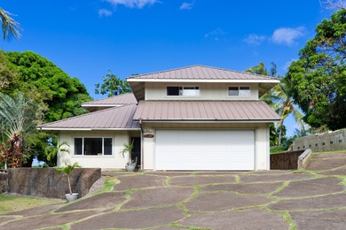 Beach Home For Sale in Kapaau, Hawaii