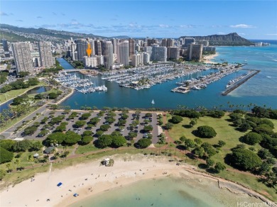 Beach Condo For Sale in Honolulu, Hawaii