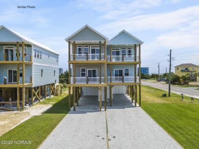 Beach Townhome/Townhouse For Sale in North Topsail Beach, North Carolina
