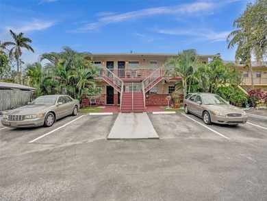 Beach Townhome/Townhouse For Sale in Pompano Beach, Florida