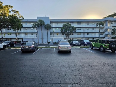 Beach Condo For Sale in Oakland Park, Florida