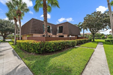 Beach Townhome/Townhouse For Sale in Jupiter, Florida