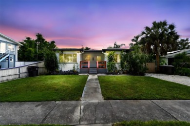 Beach Townhome/Townhouse For Sale in Gulfport, Florida