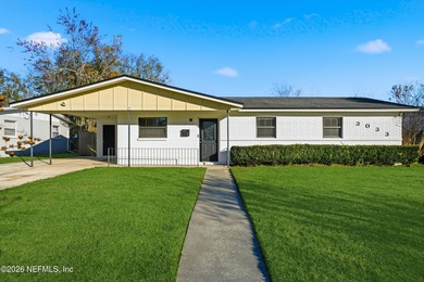 Beach Home Active Under Contract in Jacksonville, Florida