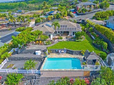Beach Home For Sale in Kailua Kona, Hawaii