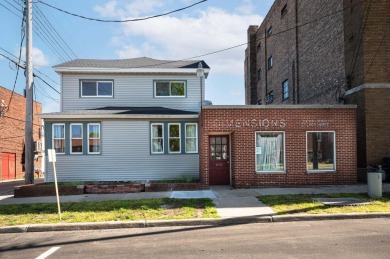 Beach Home For Sale in Saint Joseph, Michigan