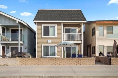 Beach Townhome/Townhouse For Sale in Newport Beach, California