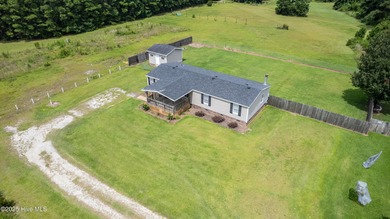 Beach Home For Sale in Hubert, North Carolina