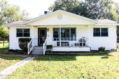 Beach Home For Sale in Ocean Springs, Mississippi
