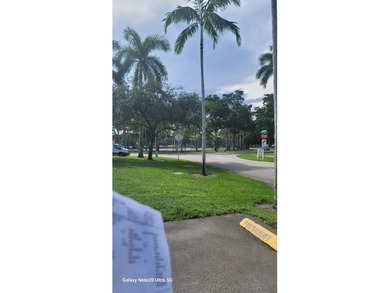 Beach Condo For Sale in Sunrise, Florida