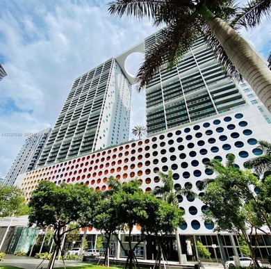 Beach Condo For Sale in Miami, Florida