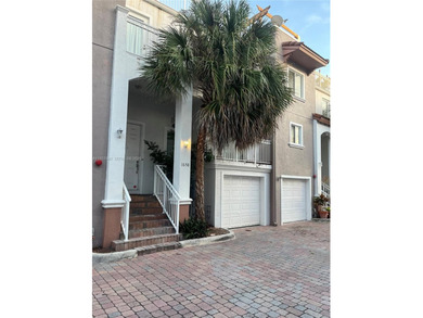 Beach Townhome/Townhouse For Sale in Hollywood, Florida