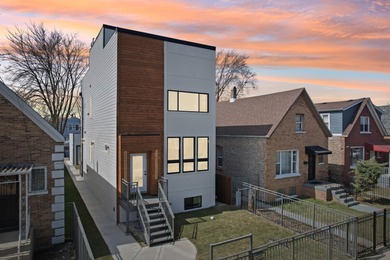 Beach Home For Sale in Chicago, Illinois