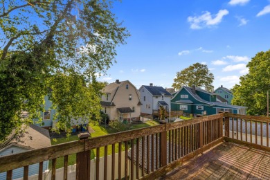 Beach Home Sale Pending in New Haven, Connecticut