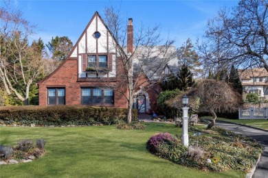 Beach Home Sale Pending in Port Washington, New York