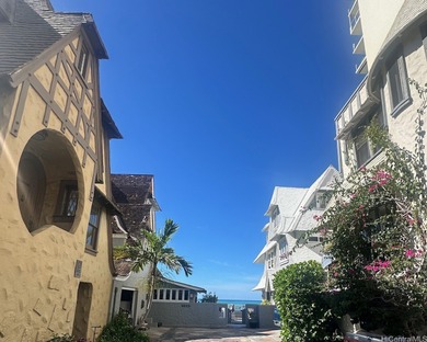 Beach Home Sale Pending in Honolulu, Hawaii