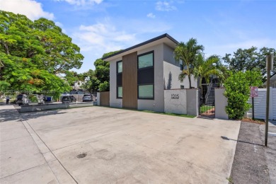Beach Townhome/Townhouse For Sale in Fort Lauderdale, Florida