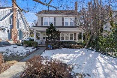 Beach Home Sale Pending in Port Washington, New York
