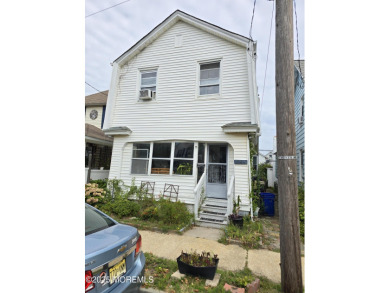 Beach Home Sale Pending in Bradley Beach, New Jersey