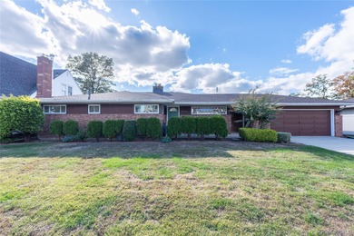 Beach Home For Sale in Oceanside, New York