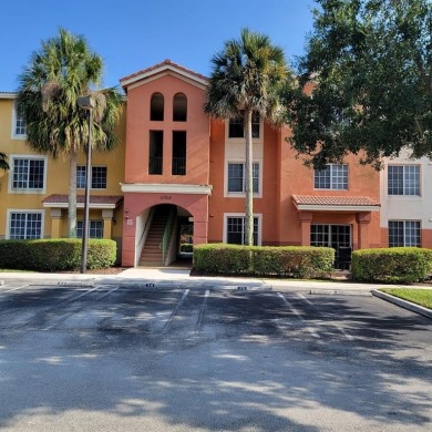 Beach Condo Active Under Contract in Boynton Beach, Florida