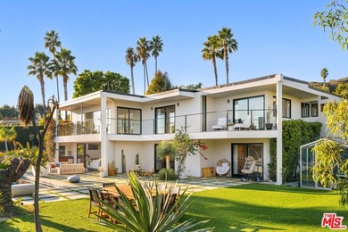 Beach Home For Sale in Malibu, California