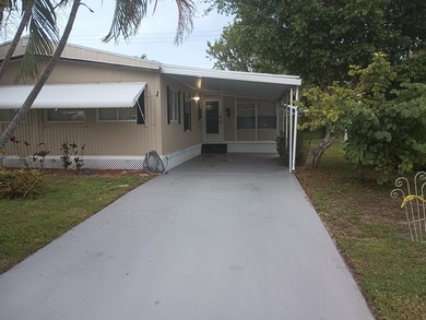 Beach Home For Sale in Port Saint Lucie, Florida