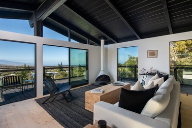 Beach Home For Sale in Kamuela, Hawaii