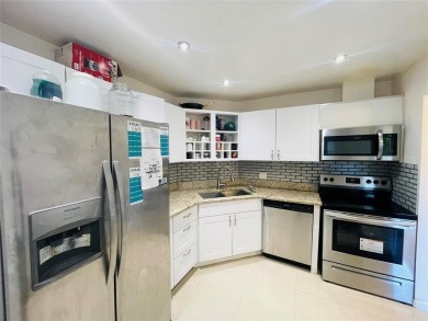 Beach Condo For Sale in Lauderhill, Florida