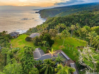 Beach Home For Sale in Haiku, Hawaii